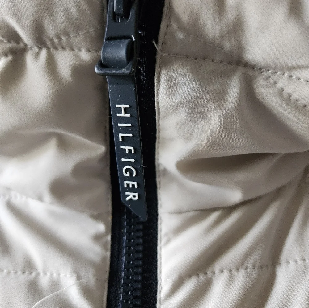 Preowned Tommy Hilfiger, size small, mens, quilted puffer‎